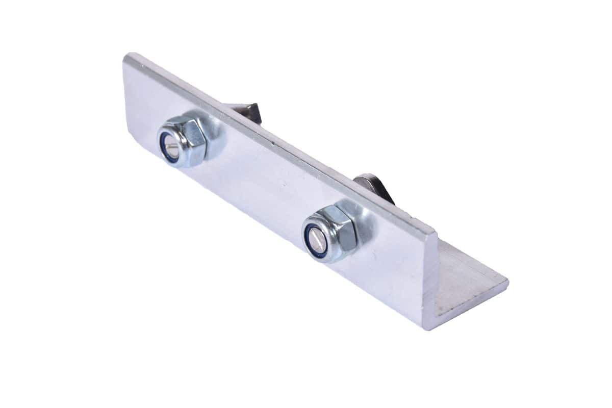 Metallzaunbefestigung für stabile Zaunmontage.